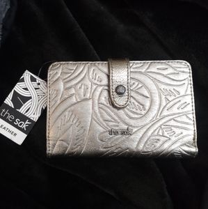 - New The Sak silver wallet